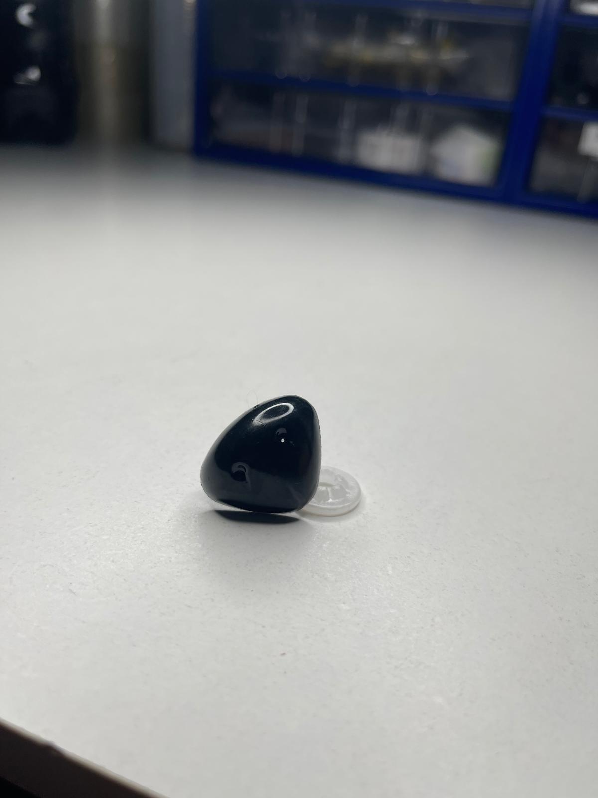 Nasuc pentru jucarii 28x20 mm